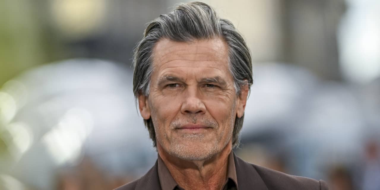 Josh Brolin sells Atlanta-area mansion for $4 million after slashing price