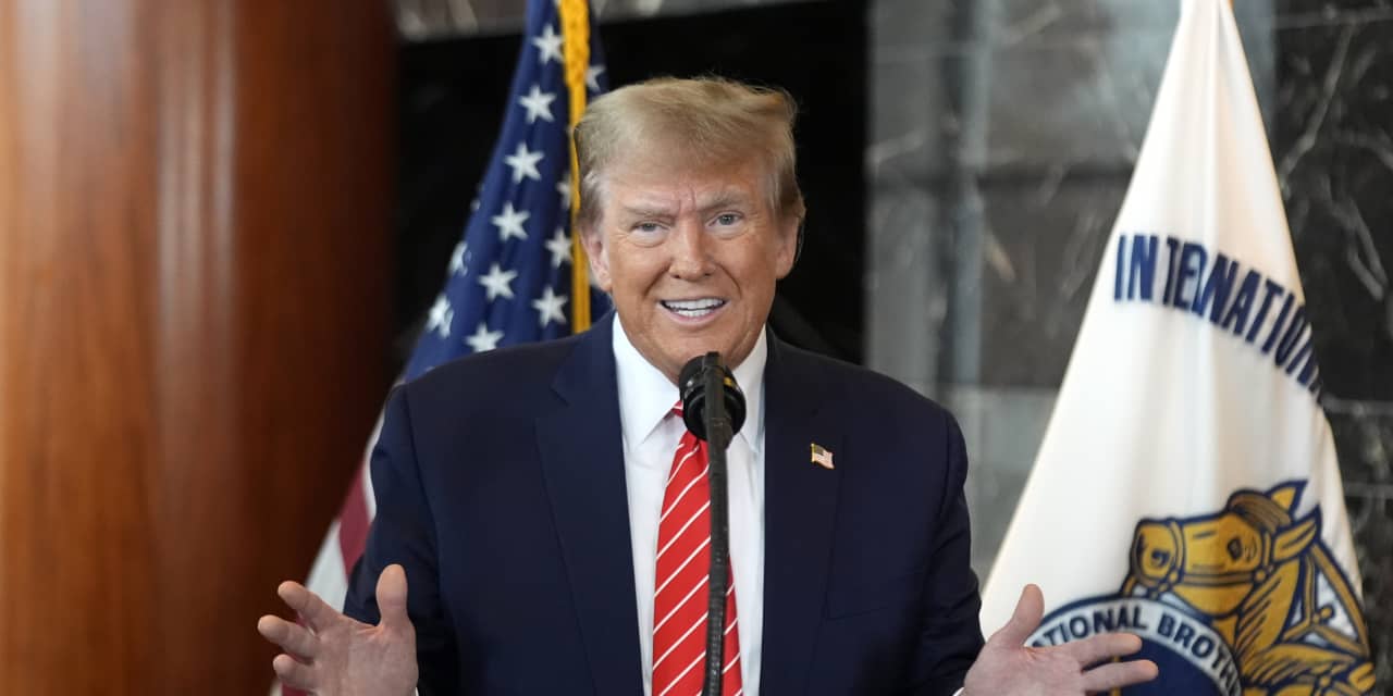 U.K. judge dismisses Trump lawsuit over Steele dossier - Vimarsana News