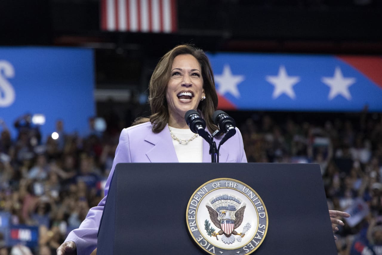 Kamala Harris Joins Trump in Calling for End to Tip Tax