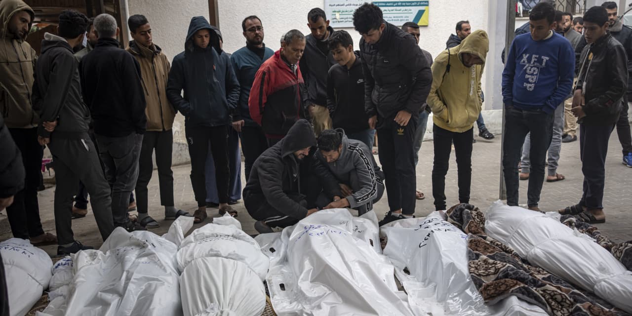 U.N. report says more than 570,000 people in Gaza are now 'starving' due to fallout from war - Vimarsana News