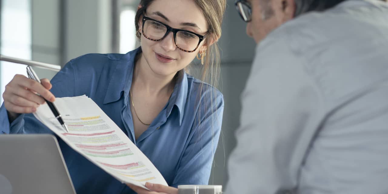 'If I wasn't afraid of finances, I would just retire.' I'm 67 and have an annuity, but I've spent $100,000 of it just paying bills. Do I need professional help? - Vimarsana News