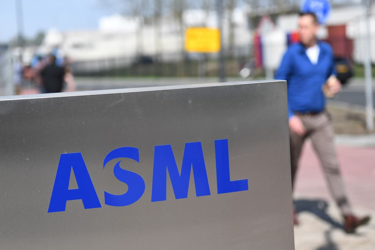 ASML results to give clues on when chip demand slump will end