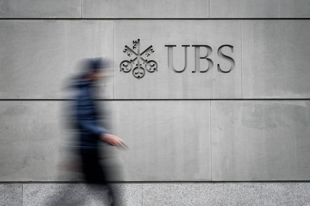 UBS increasing capital by $25 bln is right level, say Swiss authorities