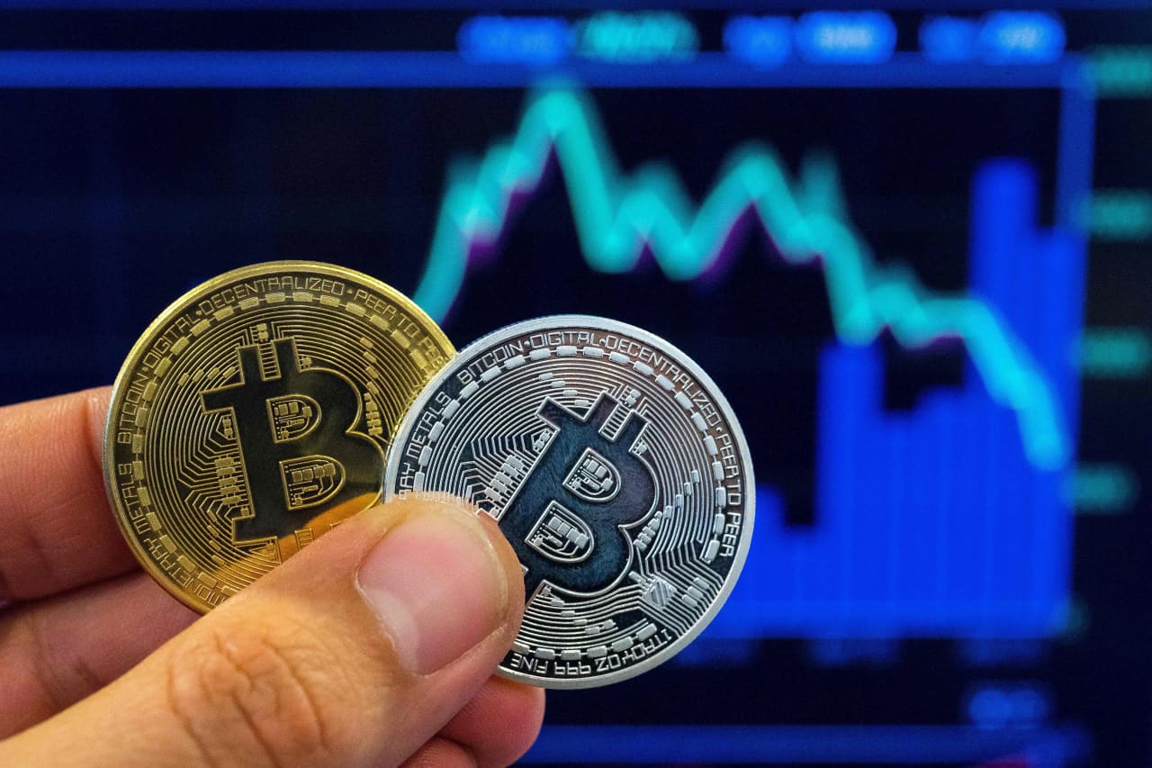 Bitcoin Surges Over 10 000 Could Surpass 15 000 Digital Currency Experts Say Marketwatch