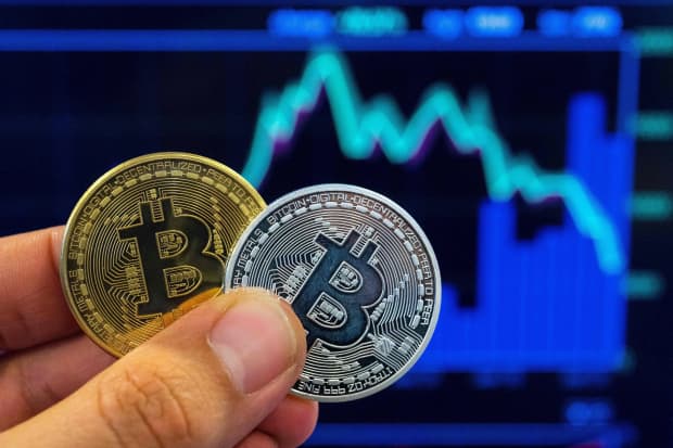 Bitcoin Surges To 10 000 Could Surpass 15 000 Digital Currency Experts Say Marketwatch