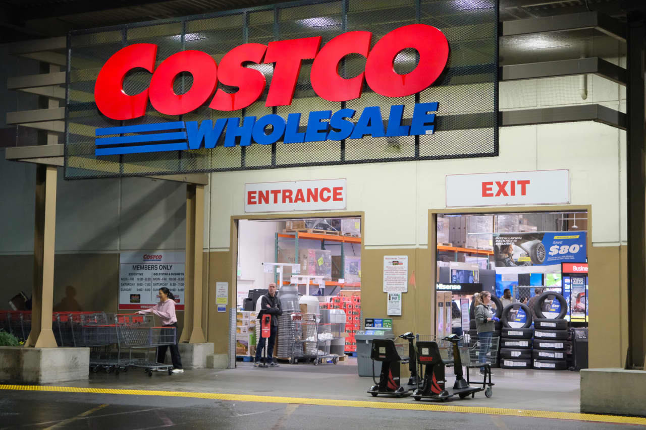 Costco’s stock chart sees a bullish ‘golden cross’ just before earnings are released