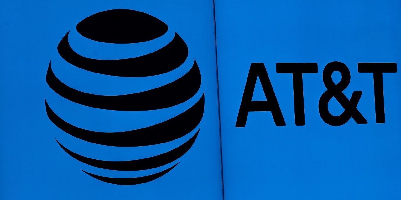 AT&T’s stock looks like the smartest bet in the wireless sector ...