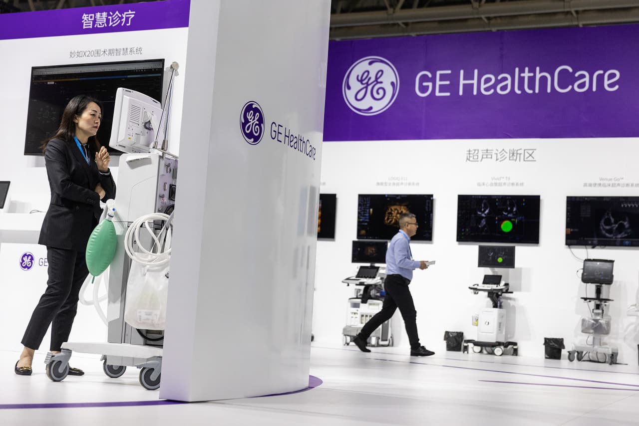 GE Healthcare sees tariffs costing $500 million in 2025, then much less next year