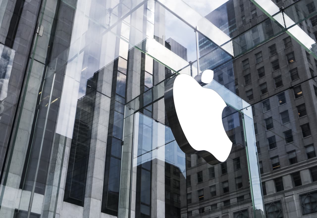 Apple reportedly working on its own AI-server chips