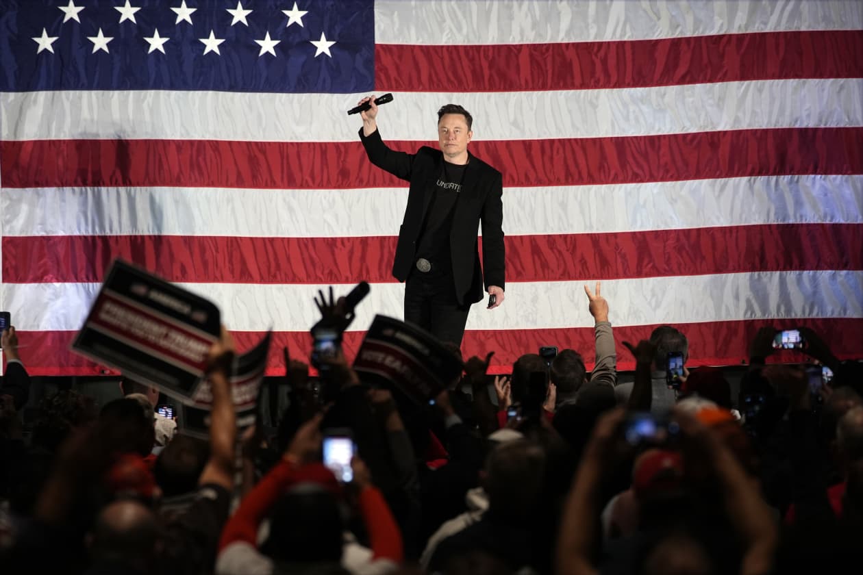 Elon Musk holds his first solo event in support of Trump, encourages