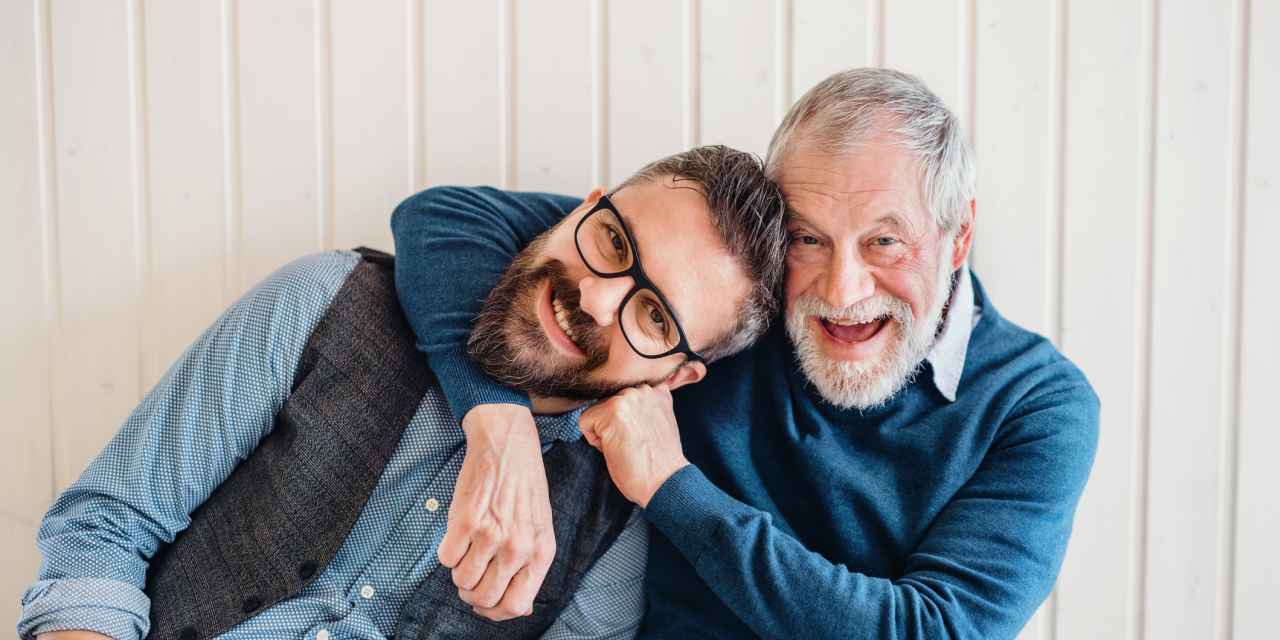 My father is giving me $250K to buy a home, but told me not to tell my two siblings. Am I morally obligated to tell them? do sex