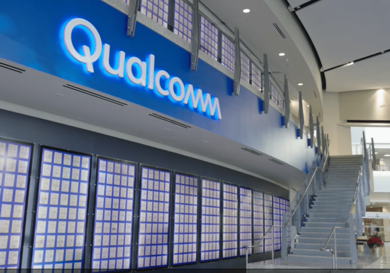Qualcomm raises dividend, boosting stock’s yield above 2%