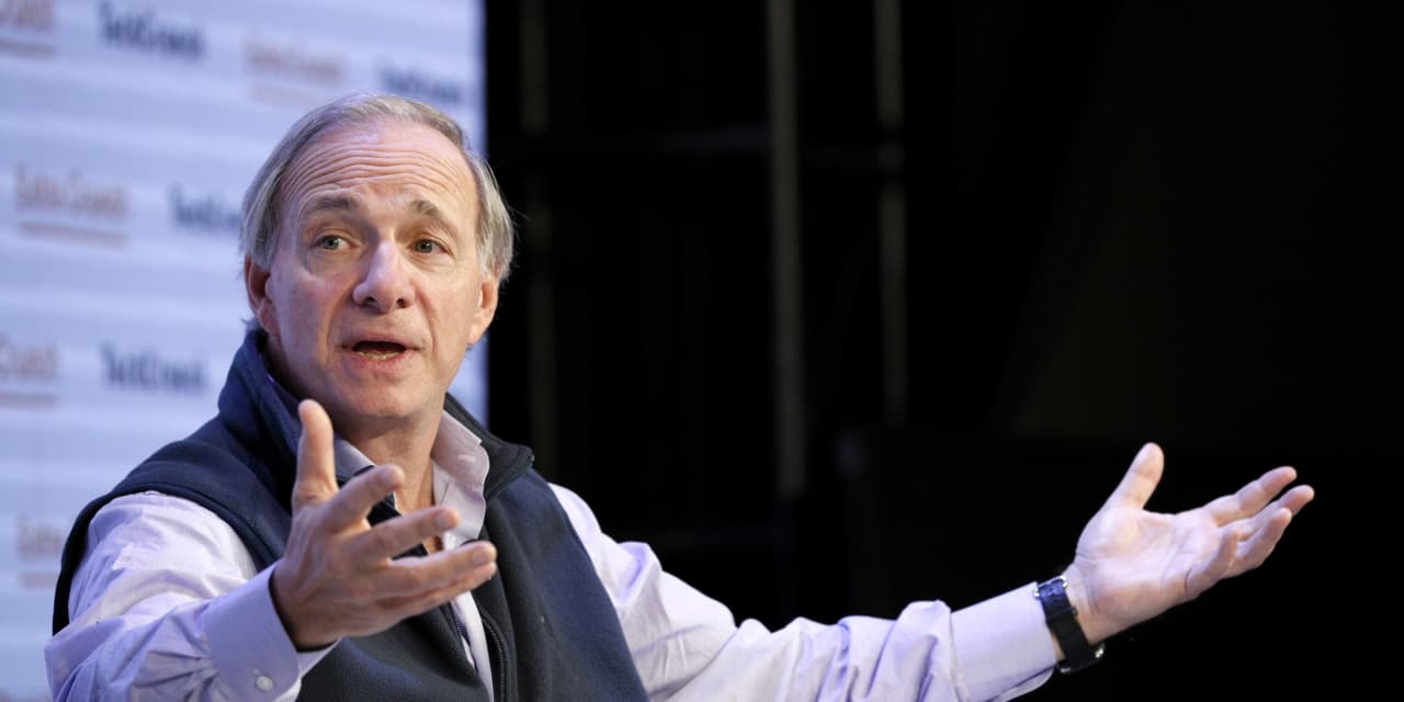 #Crypto: Ray Dalio said he held some bitcoin. Now Bridgewater is reportedly preparing to back a crypto fund for the first time
