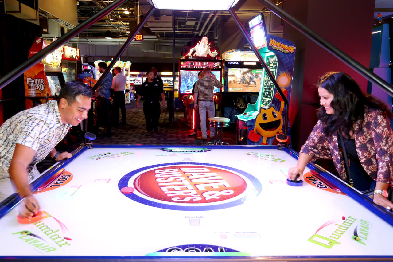 Dave & Buster's stock plunges 26% on bankruptcy fears, but analysts say  it's investor 'overreaction' - MarketWatch