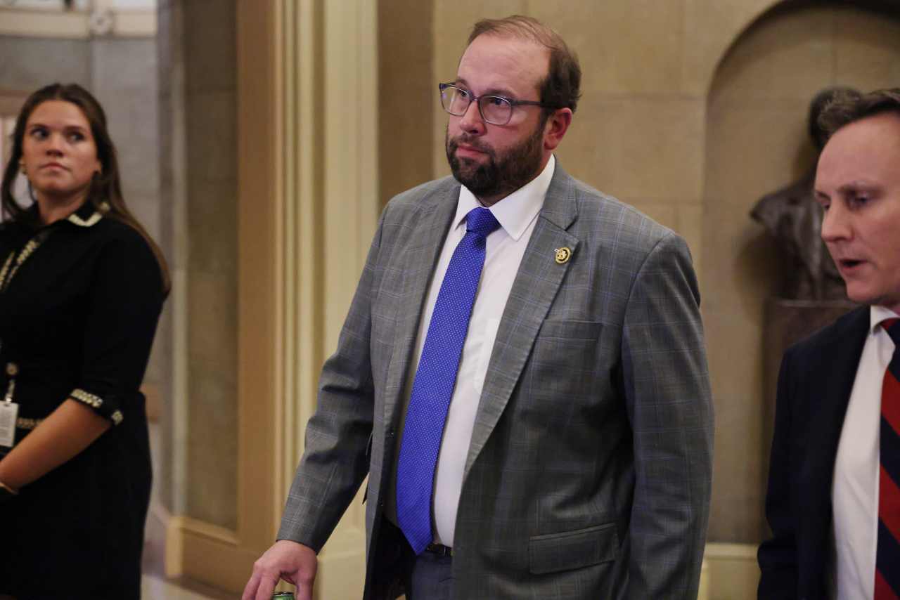 Under new GOP bill, multimillionaires could dodge the 39.6% tax rate floated by Trump