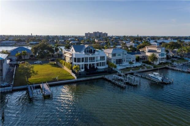 Tom Brady Is Reportedly Closing On A Mansion In Florida Take A Look Inside Marketwatch