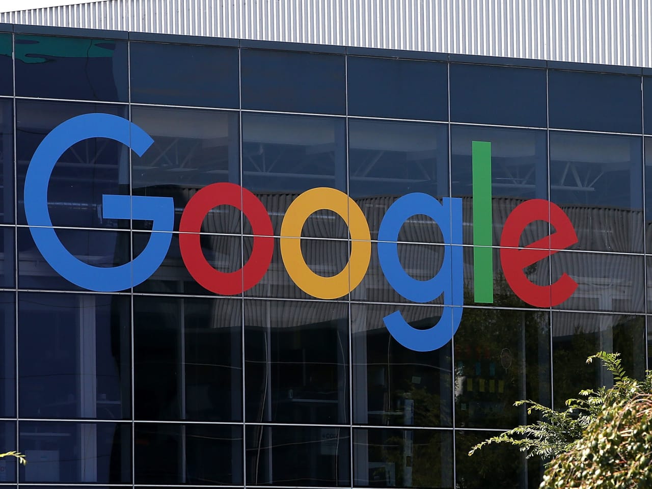 google threatens to pull its search