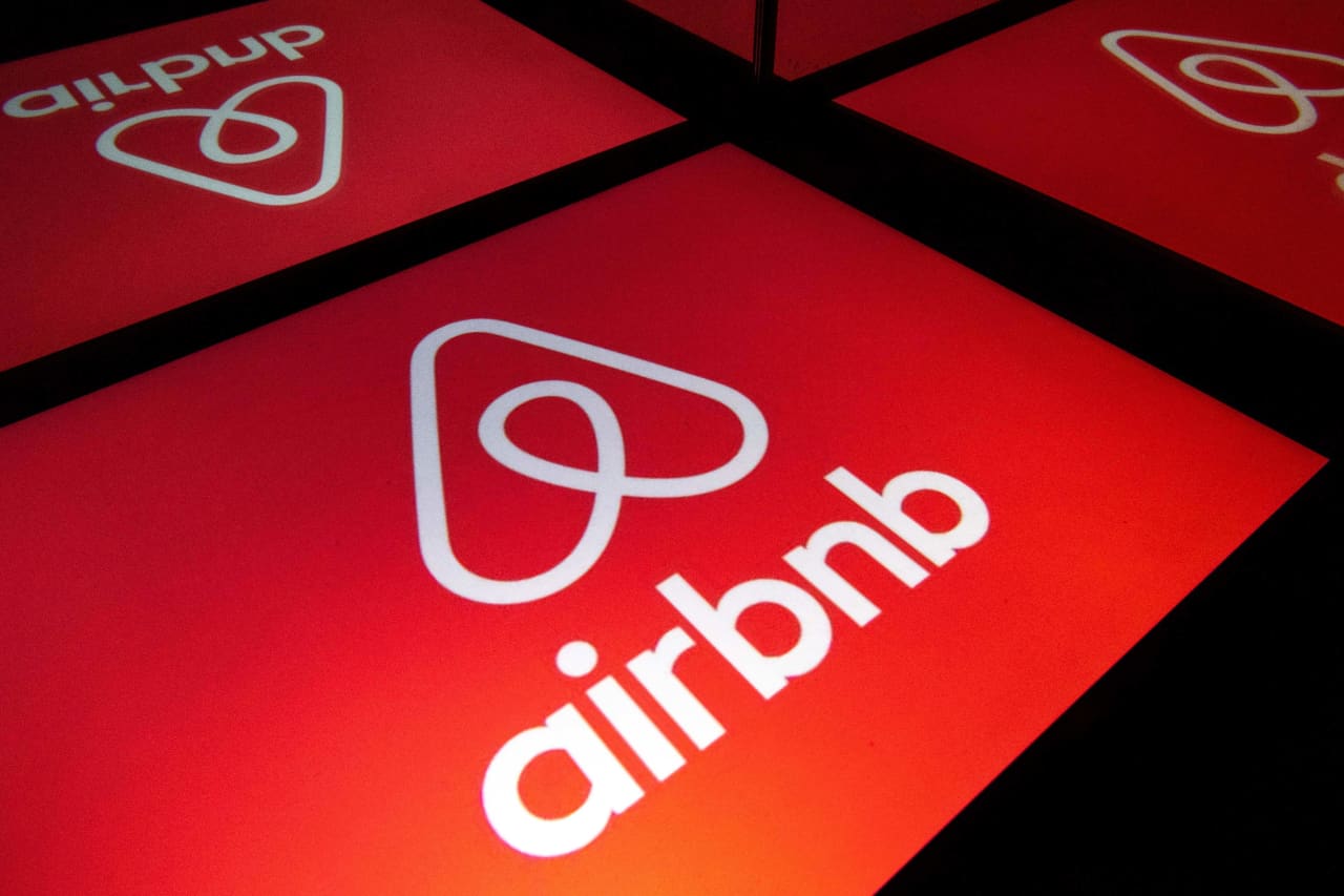 Airbnb IPO Raises At Least $3.5 Billion, Challenging DoorDash And ...