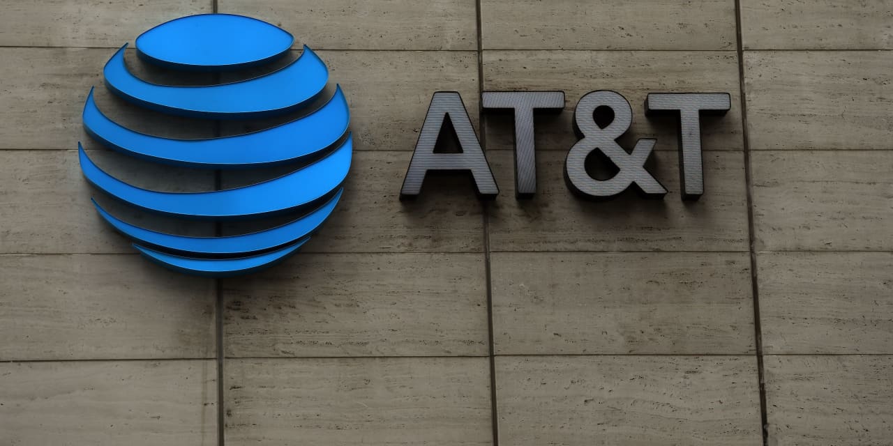 AT&T exec says this trend should give investors ‘confidence’