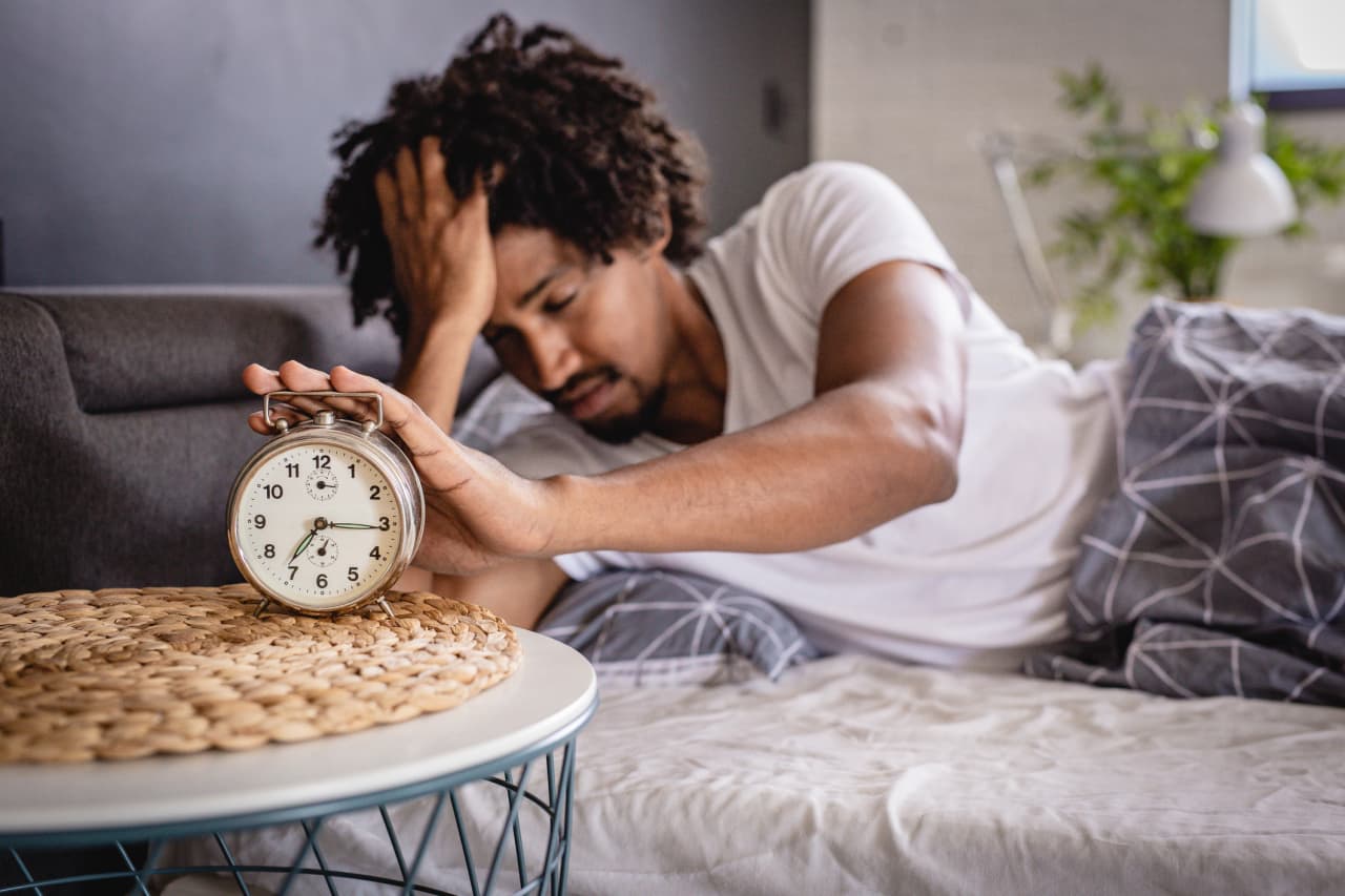 Having iPhone alarm issues? Here’s why you should switch to an old-fashioned alarm clock.