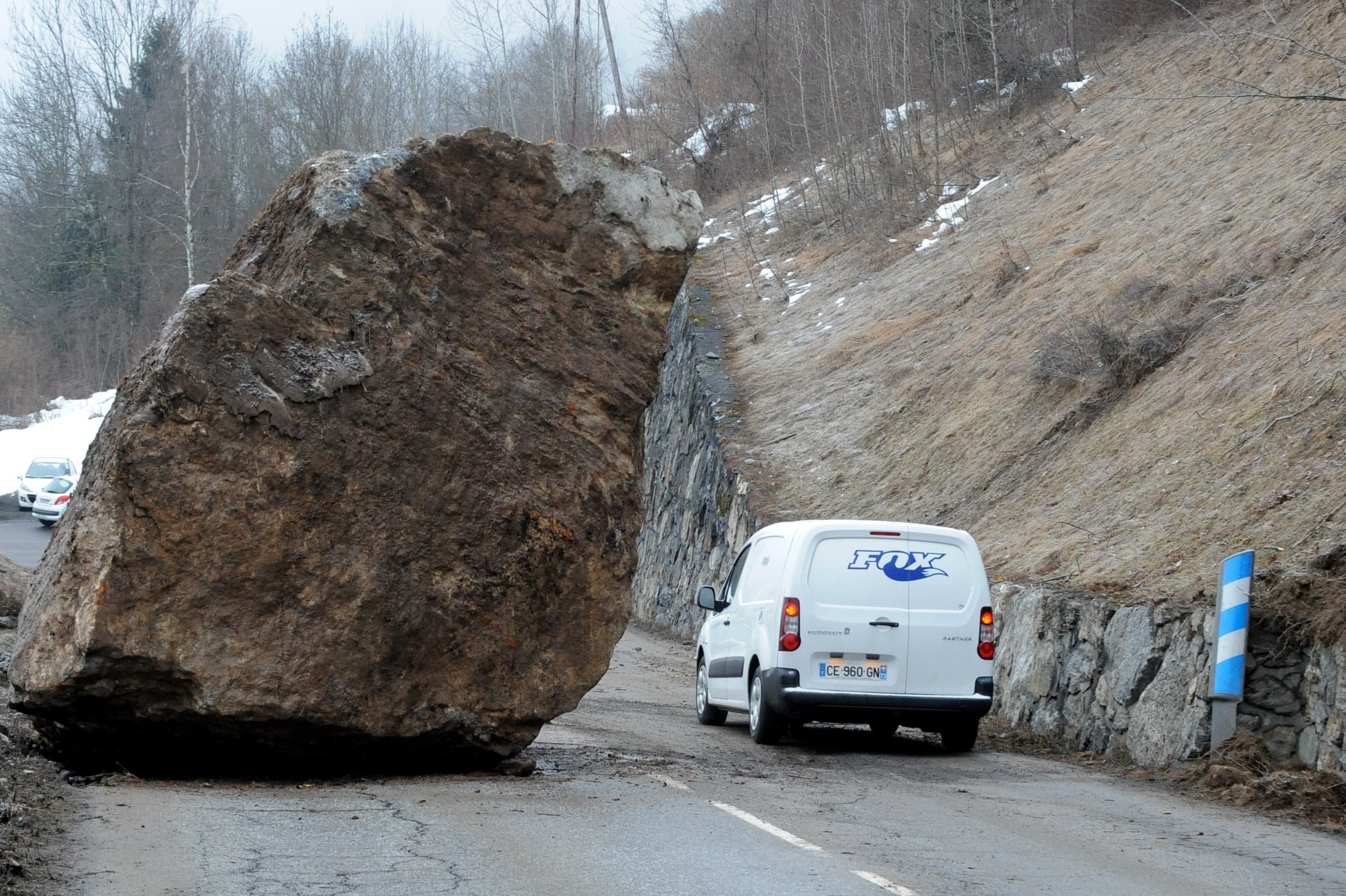 Камень на дороге