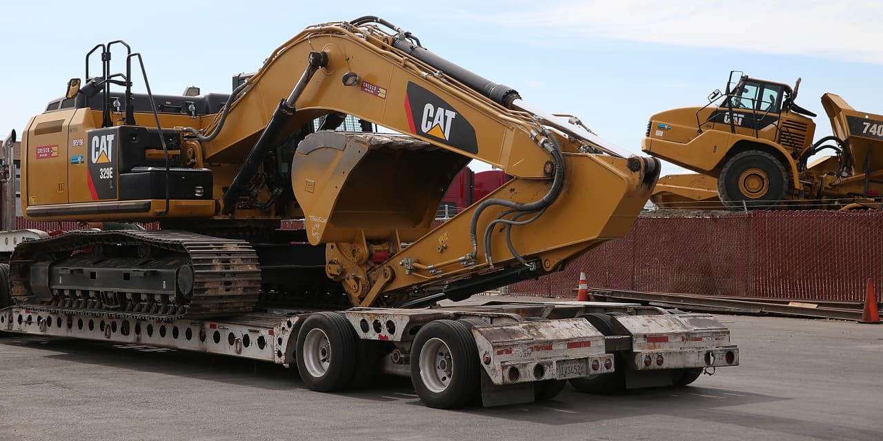 Caterpillar is killing it, and data-center demand is driving record revenue