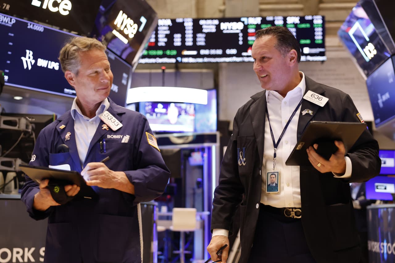 U.S. stocks rally on ‘Goldilocks’ jobs report as Wall Street’s fear gauge slides