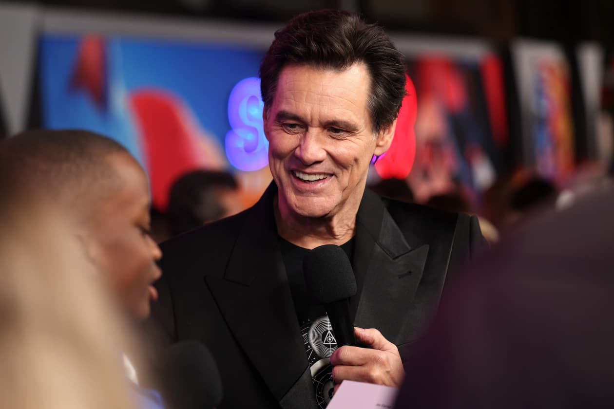 I need the money': Jim Carrey finally finds a buyer for his $20 million  L.A. mansion - MarketWatch