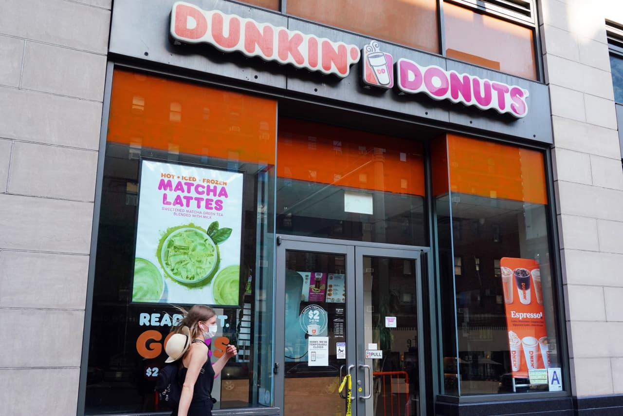 For Dunkin A Takeover Could Be A Chance To Head Out West Marketwatch