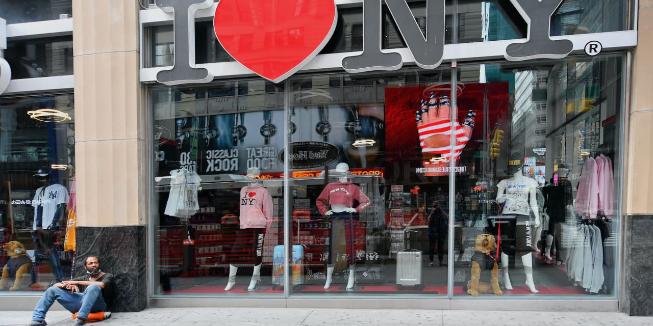 Shopping al fresco: New York City will allow stores to operate outside