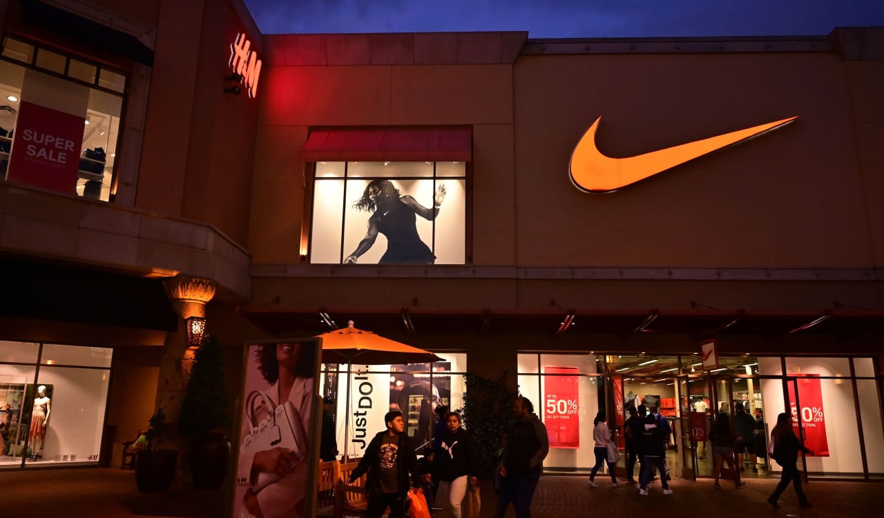 nike outlet store jobs