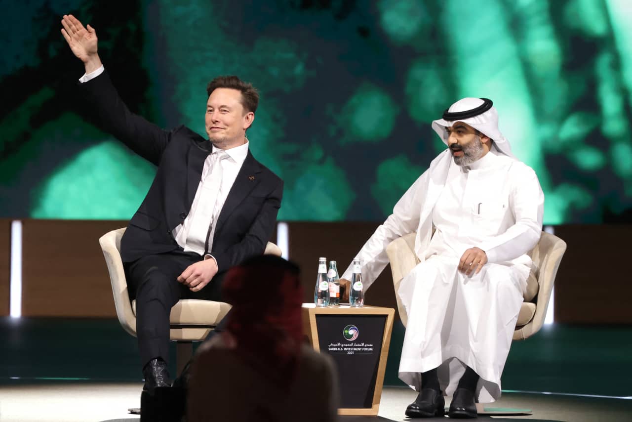 Elon Musk pay talks at Tesla present dilemma given automaker’s premium and his controversial profile