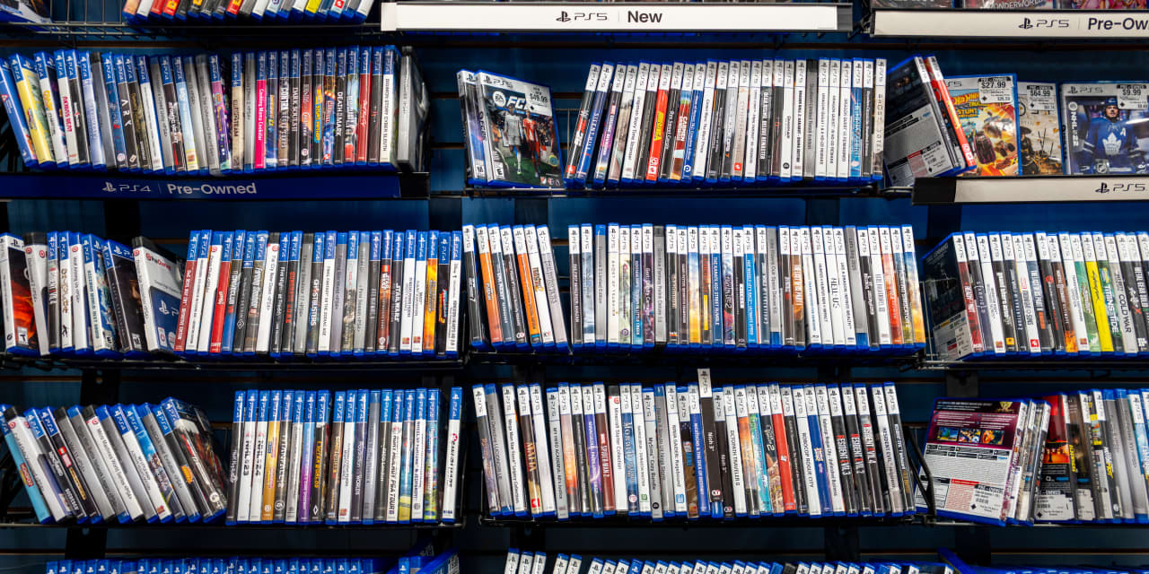 Gamer trades in $1,000 of physical discs at GameStop, days after Sony announces ...