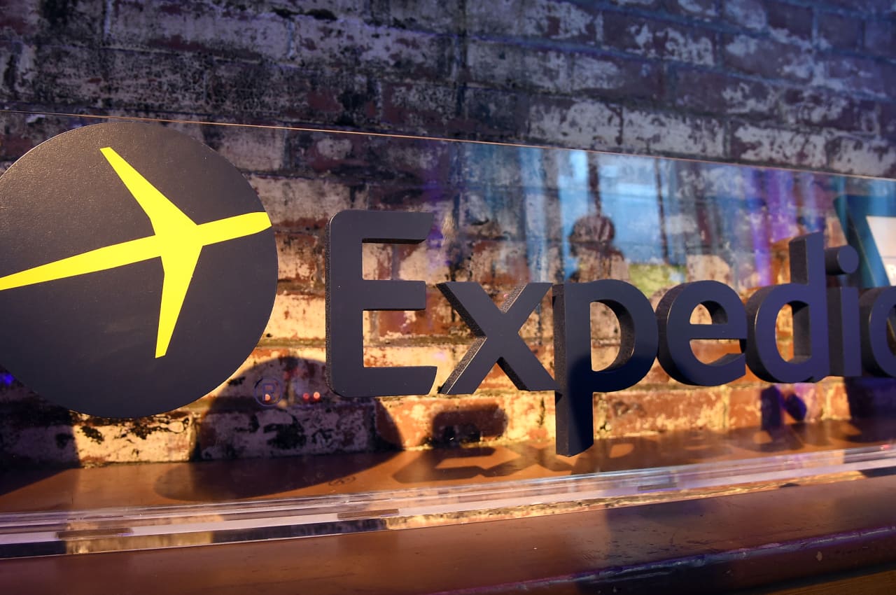 Expedia stock jumps on report of acquisition interest by Uber