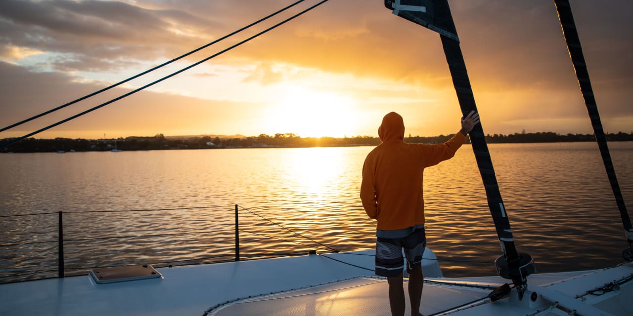 These money and investing tips can help your portfolio sail through December