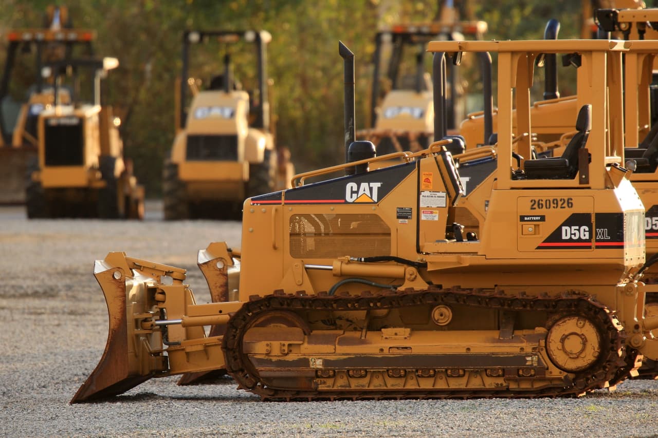 Caterpillar’s stock falls after new bear calls out ‘mounting risks’ to earnings