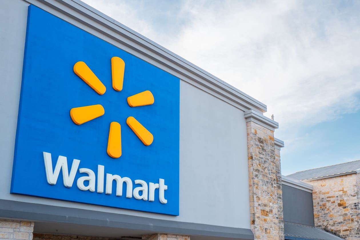 Walmart shares slide as U.S. sales hit by falling drug prices