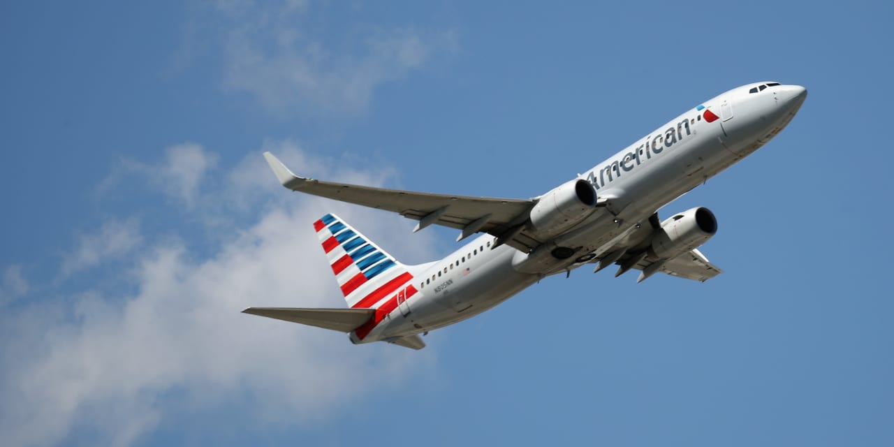 American Airlines is setting a new $ 1.1 billion stock sale deal