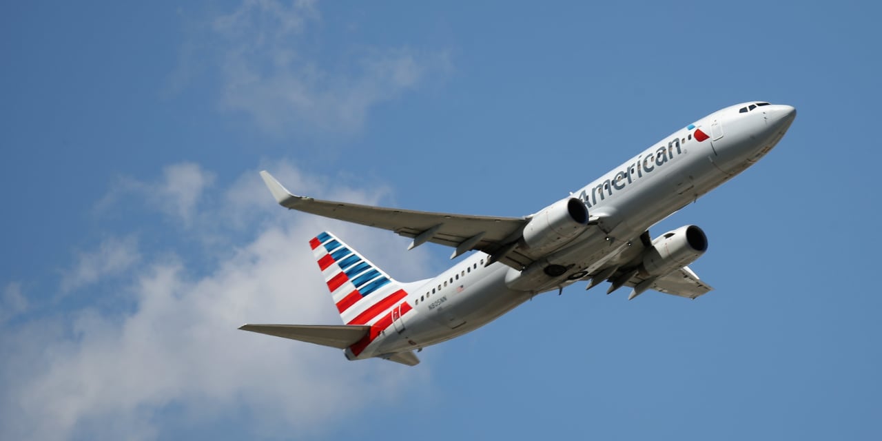 American Airlines is setting a new $ 1.1 billion stock sale deal