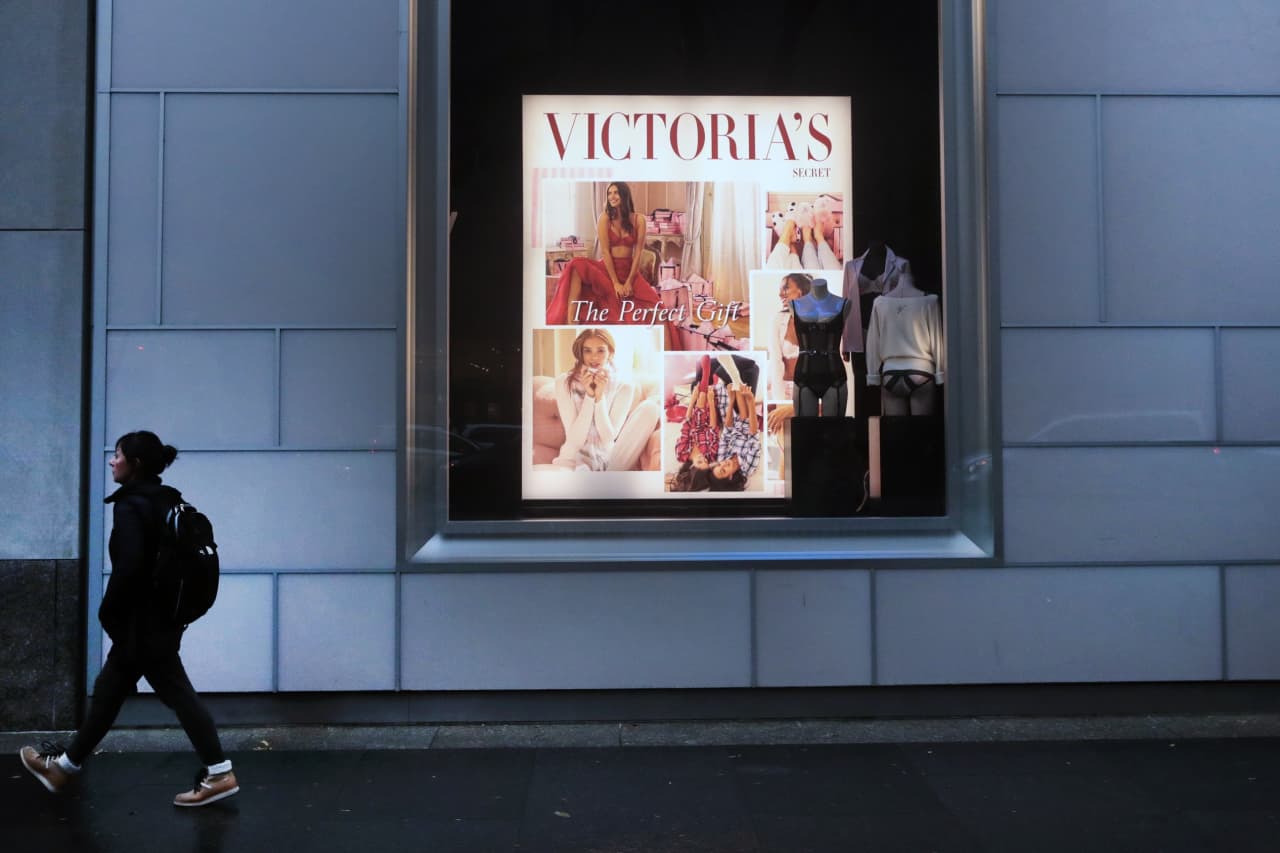 Victoria's Secret parent stock tanks after company cuts guidance