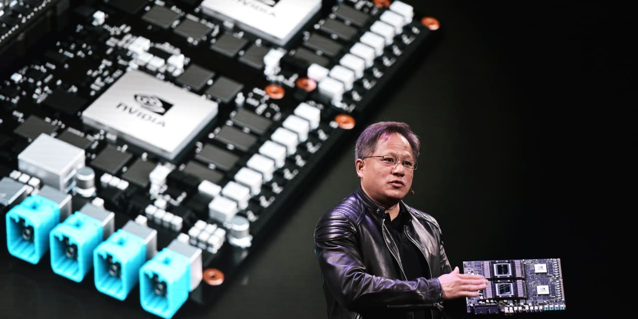 La búsqueda de la soberanía de la IA conducirá al crecimiento global en los sectores tecnológicos, dice el CEO de Nvidia