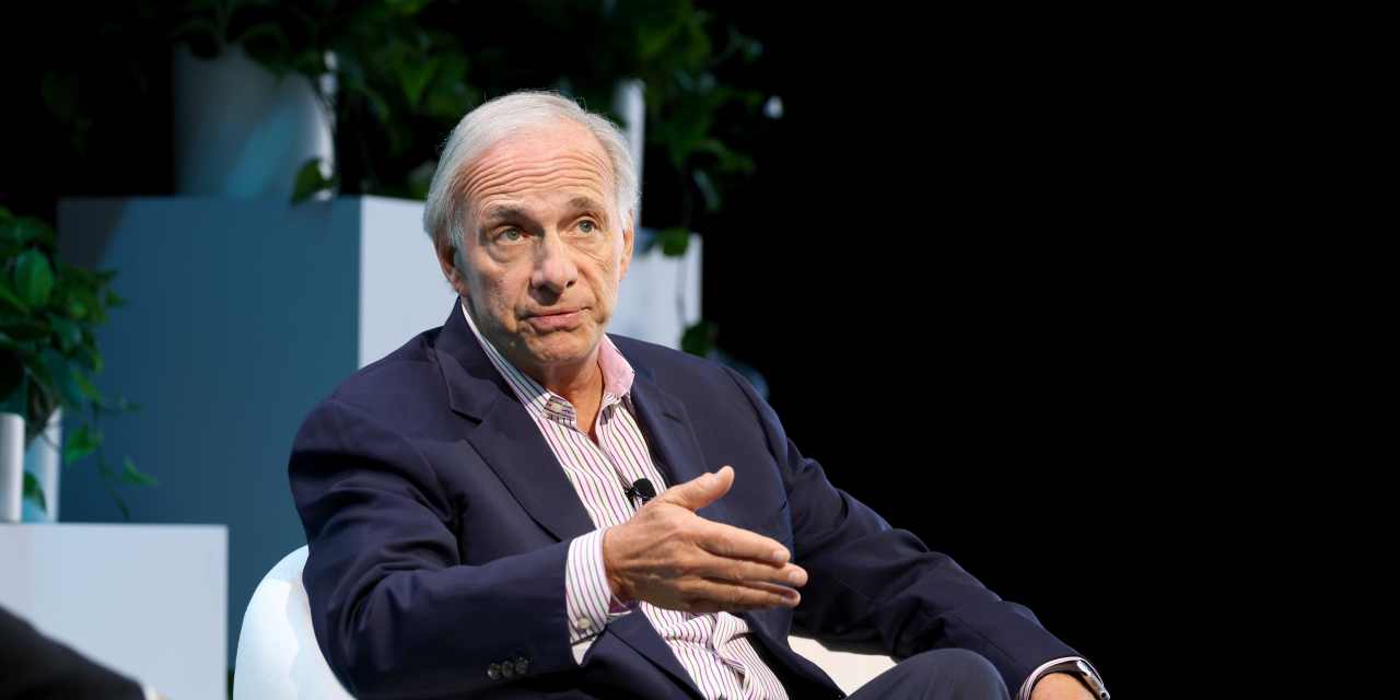 Ray Dalio wants investors to have 15% of their portfolios in gold. Here’s what others think of his advice.