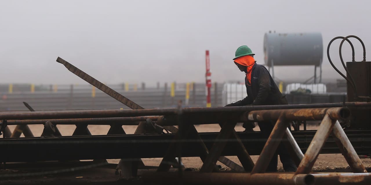 #Futures Movers: Oil prices rise, pare weekly decline as investors assess Russia supply gap