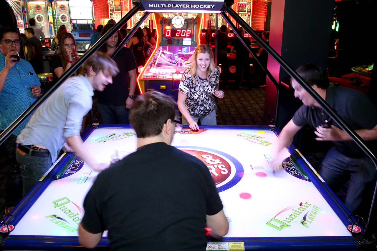 Dave & Buster's entertainment play: Interactive technology played a key  role