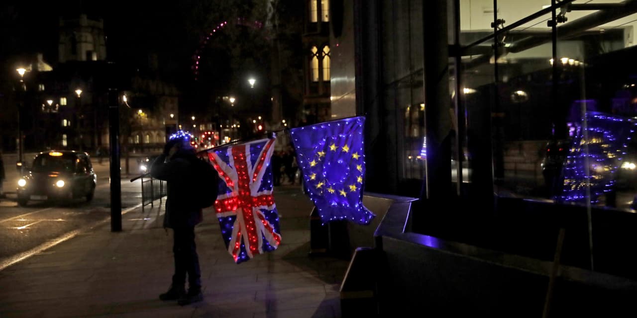 La libra esterlina ve un salto ya que el Reino Unido y la UE harán “un esfuerzo adicional” en el acuerdo del Brexit.