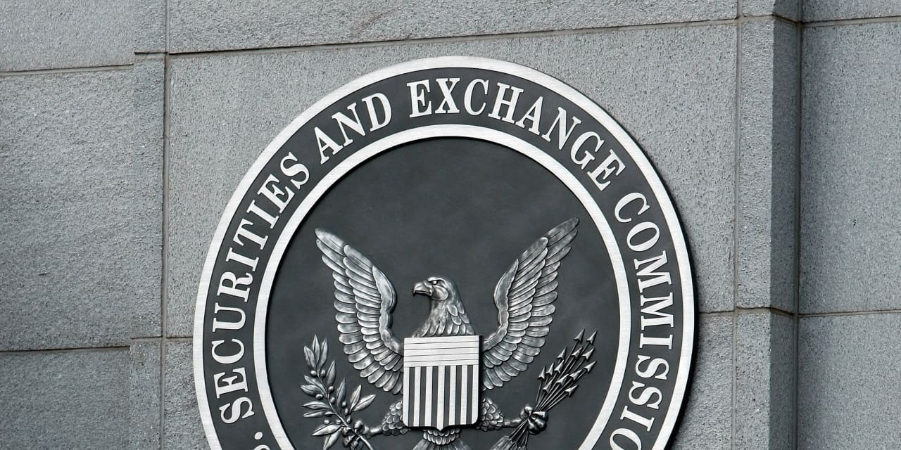 SEC charges 4 banks with muni bond disclosure infractions