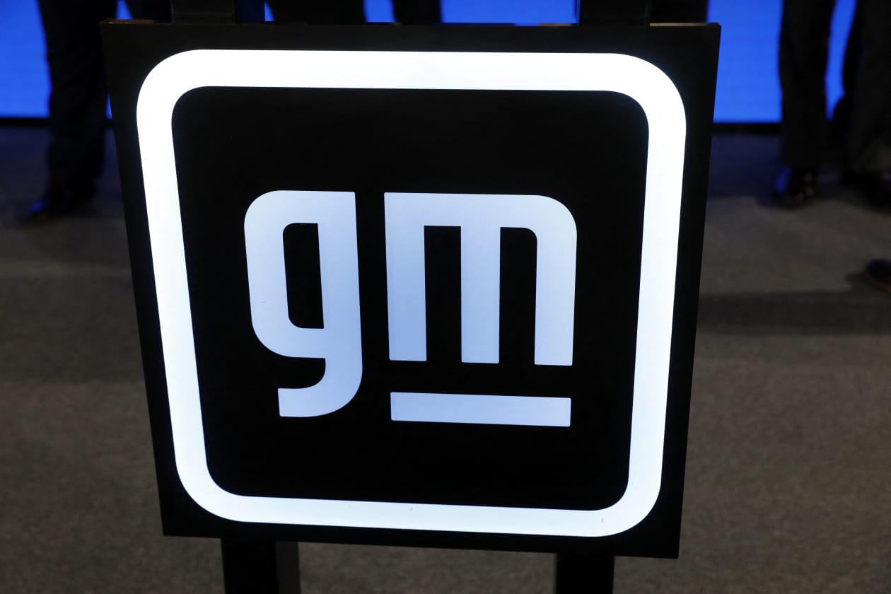 GM sees fatter profits ahead on strength of gaspowered SUVs and