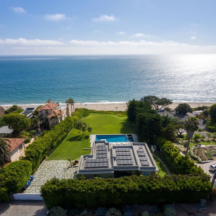 Shaun White took a rare loss on an $8 million sale of his Malibu beach ...