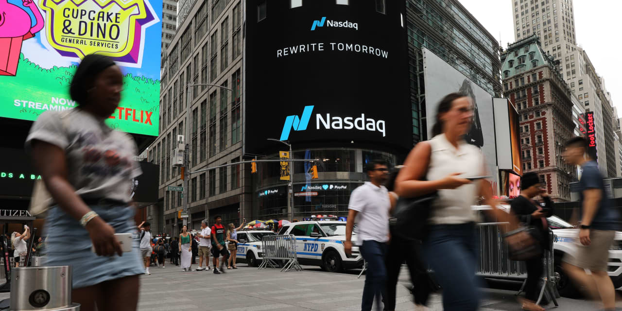 Nasdaq, NYSE sues SEC over plan to revamp data feeds