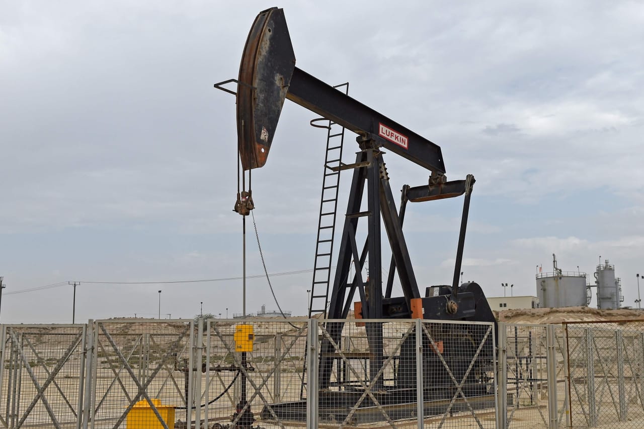 Oil prices notch back-to-back losses as traders weigh demand prospects